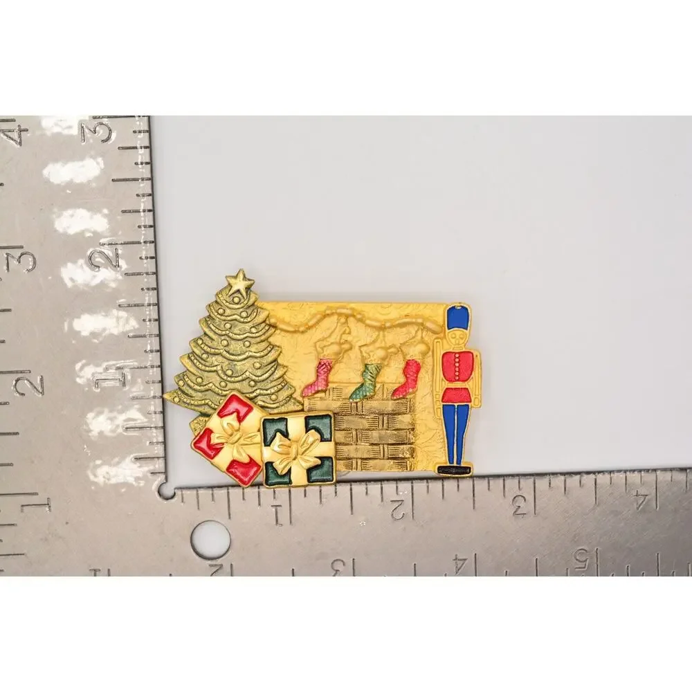 Vintage Christmas Scene Pin Brooch Fireplace Tree Stockings Brushed Gold BinAQ